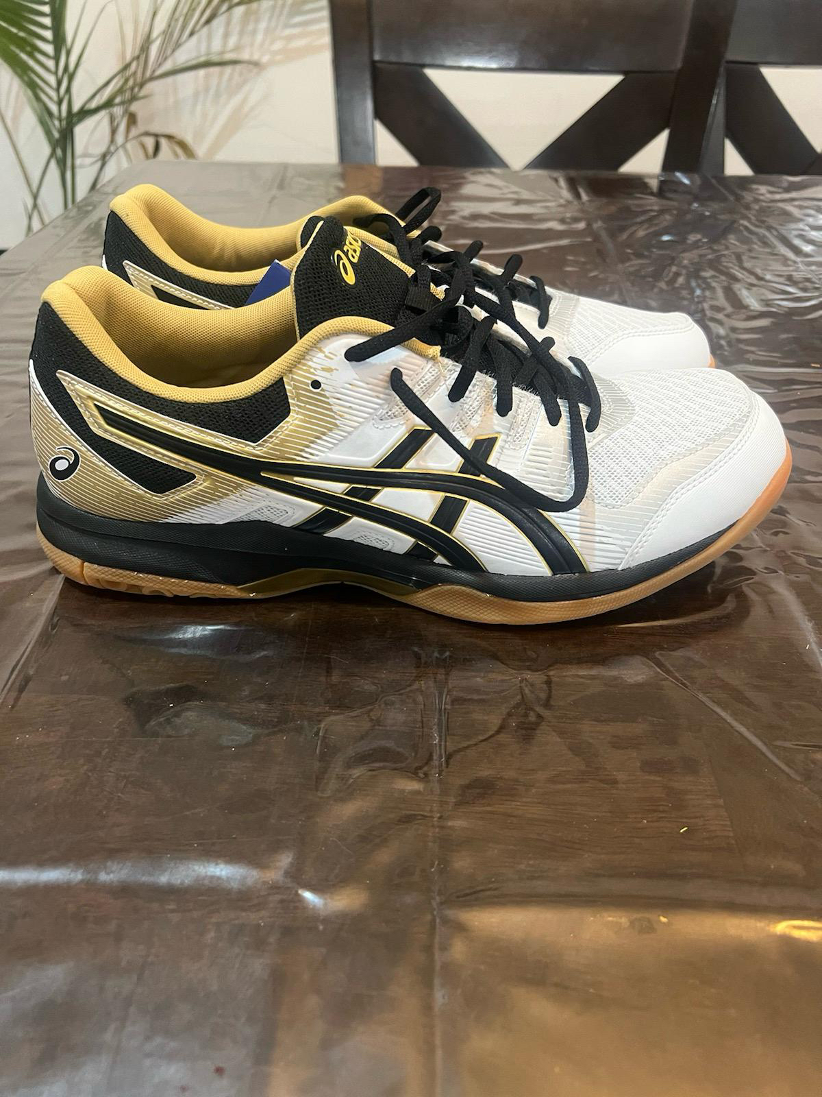 Brand new indoor court shoes image indicator(4)