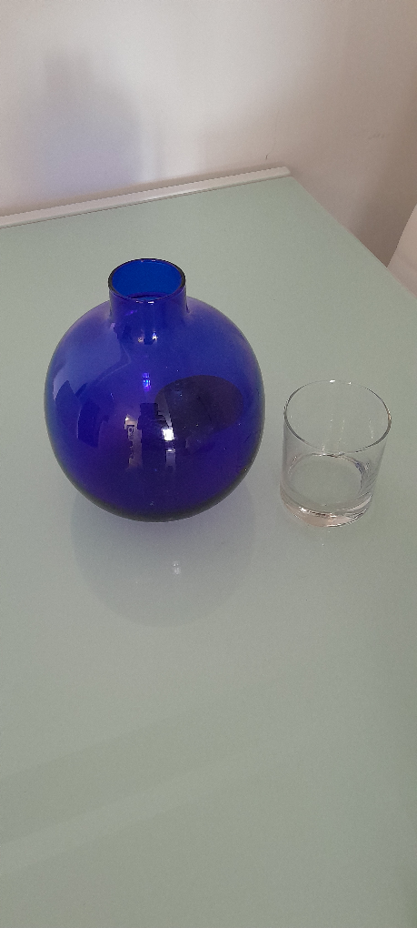 Gorgeous blue glass vase from Indigo - photo 3