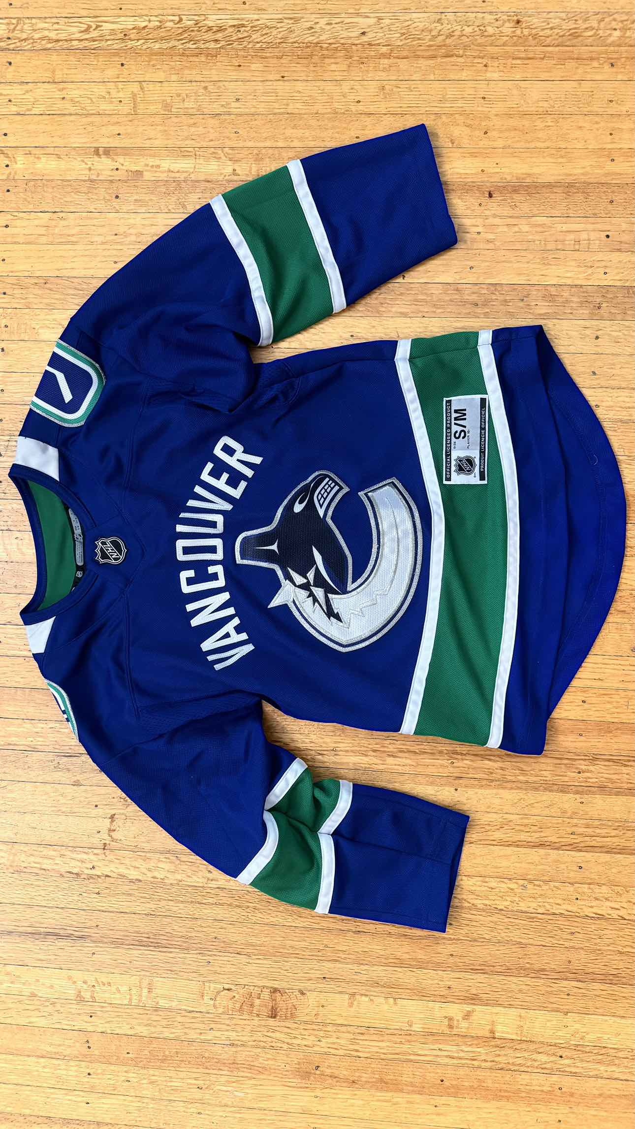 Offical nhl canucks jersey thumbnail
