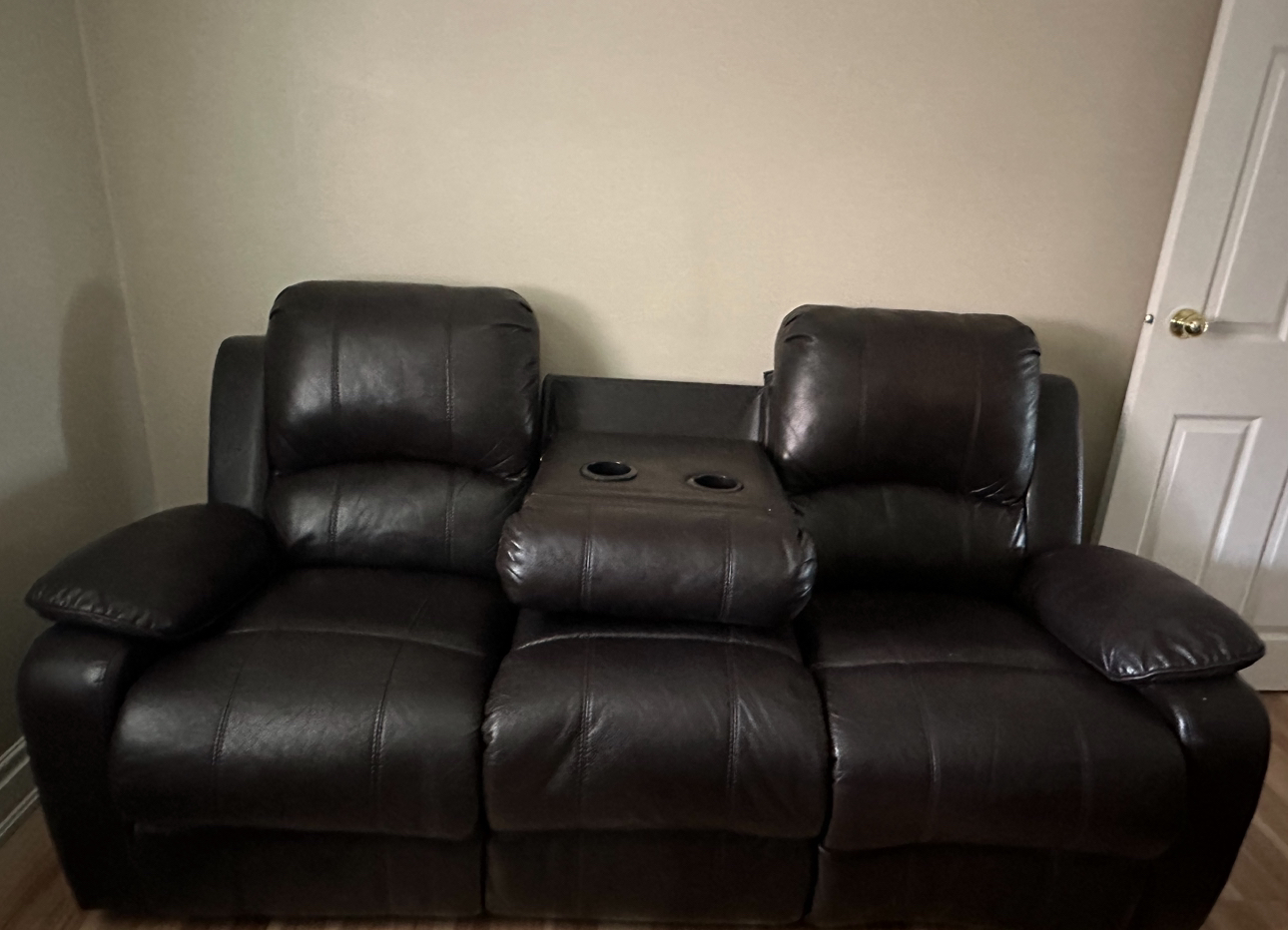 Sofa for sale image indicator(2)