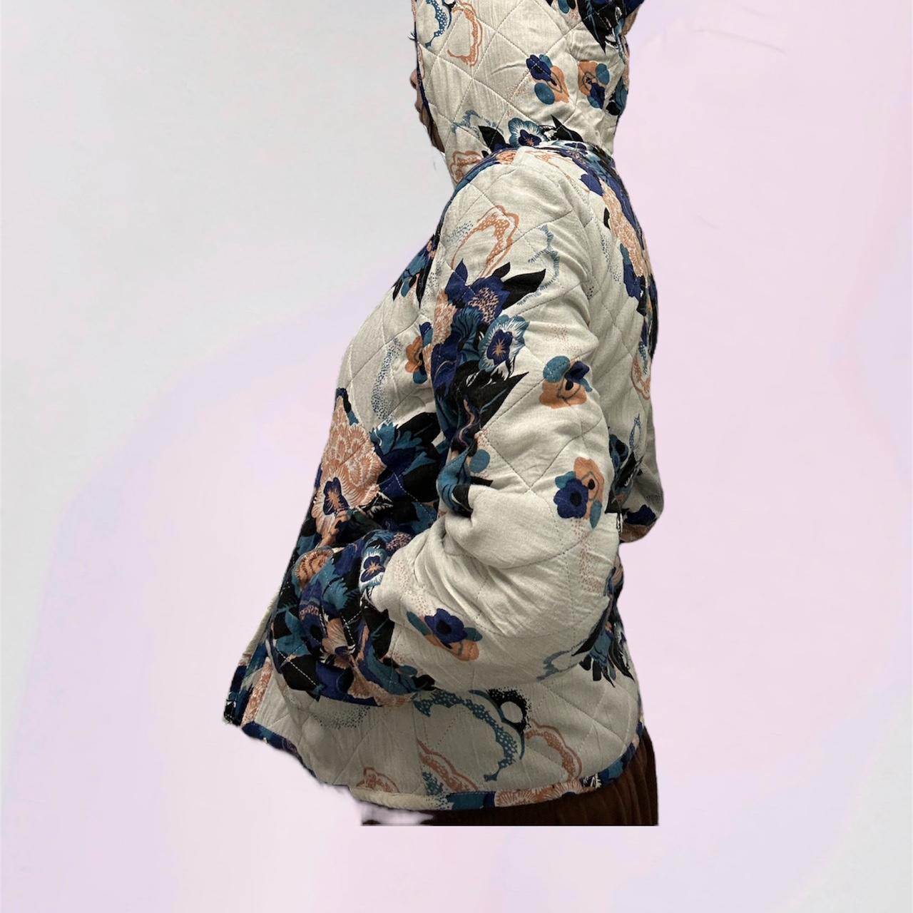 Woman’s Jacket - photo 2