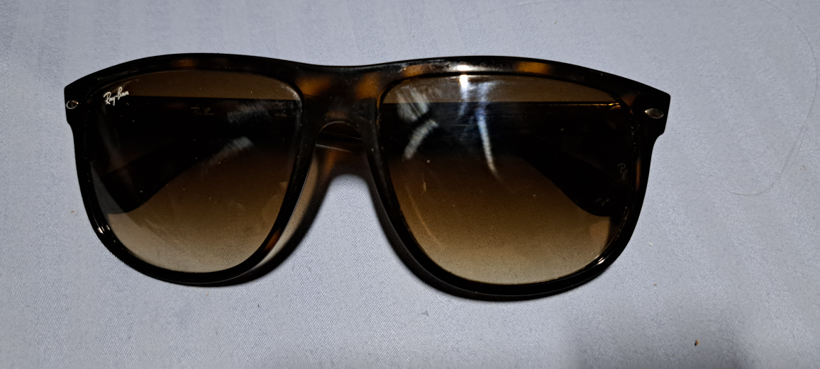 Rayban sunglasses image indicator(2)