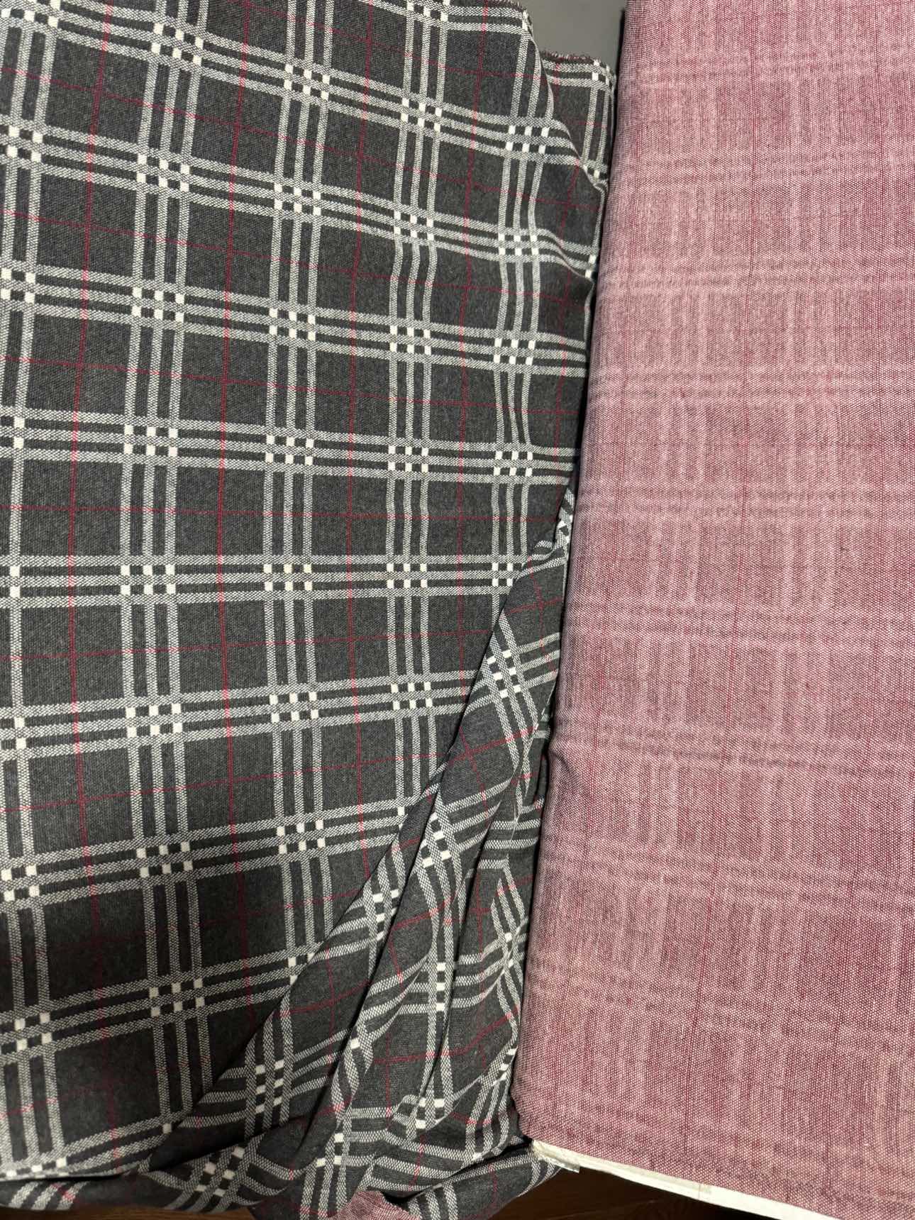Luxury plaid knit fabric image indicator(2)
