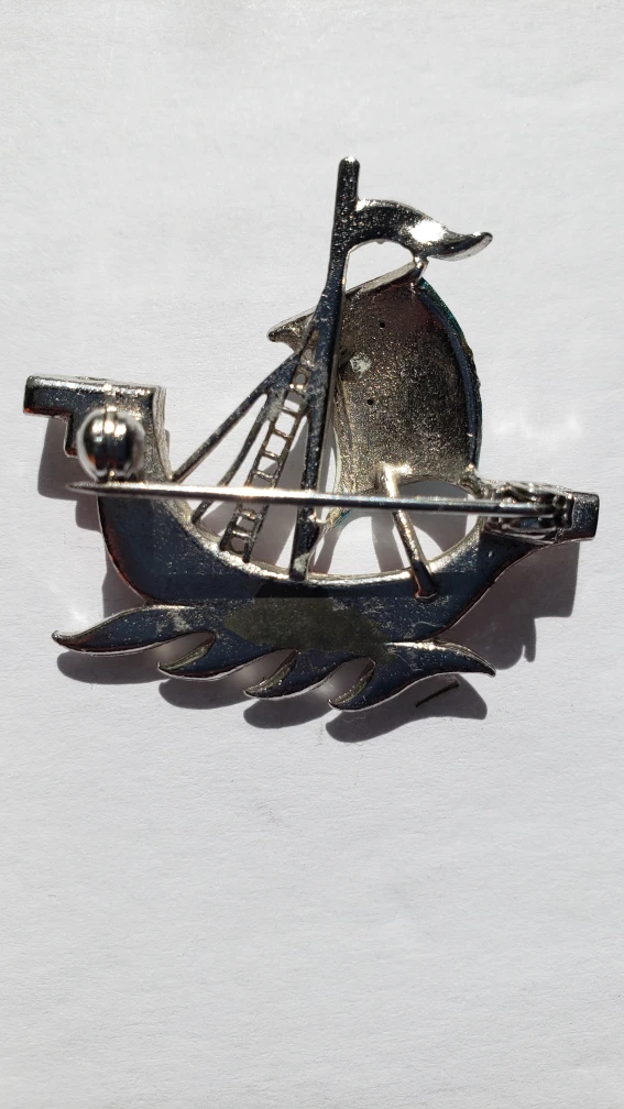 Enamel Brooch ship image indicator(3)