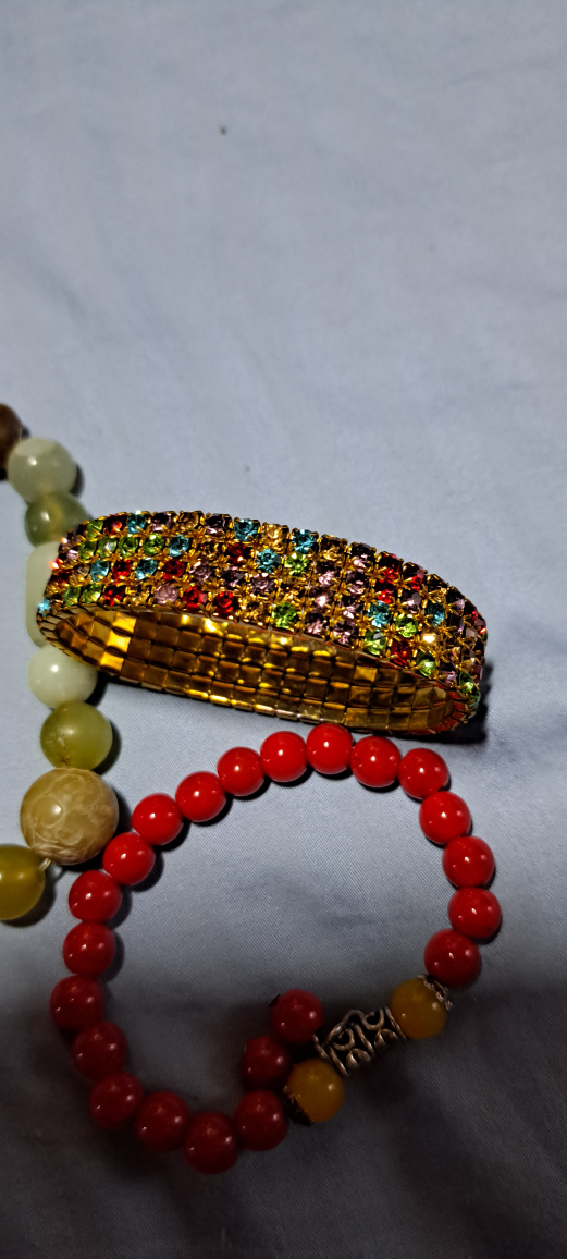 Bracelets image indicator(2)