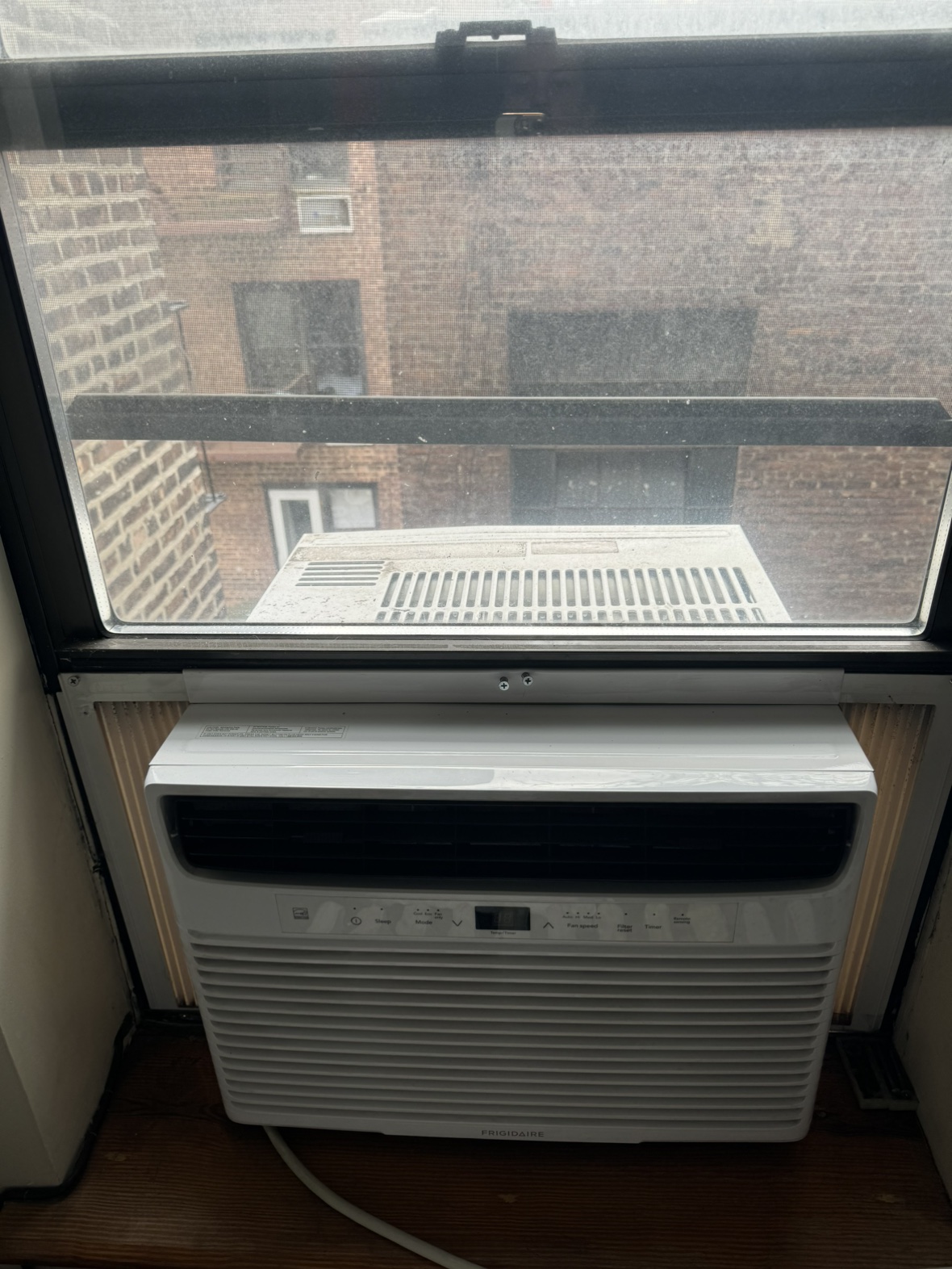 A/C unit 1,200 BTU - photo 2