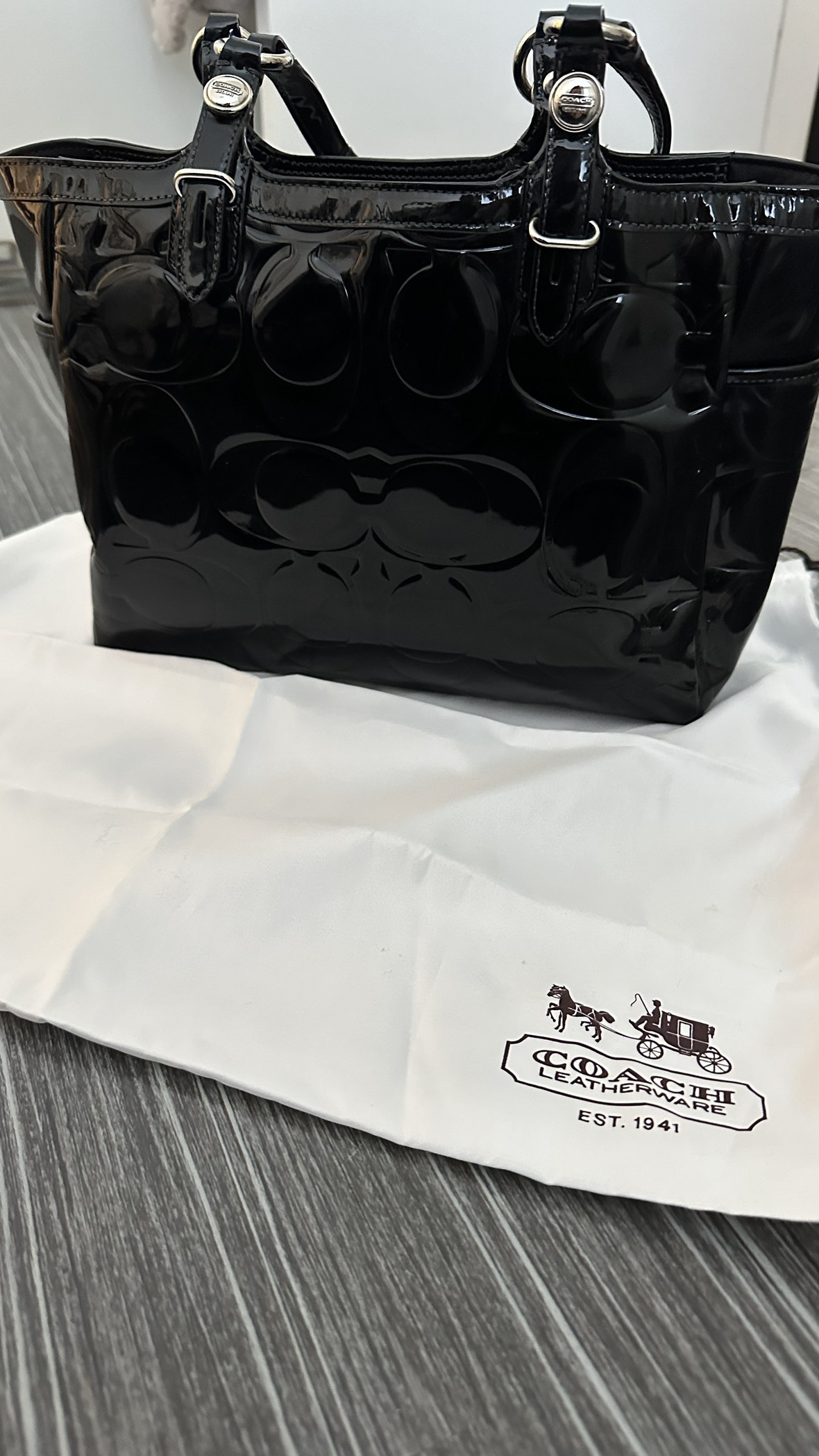 Coach shoulder bag thumbnail