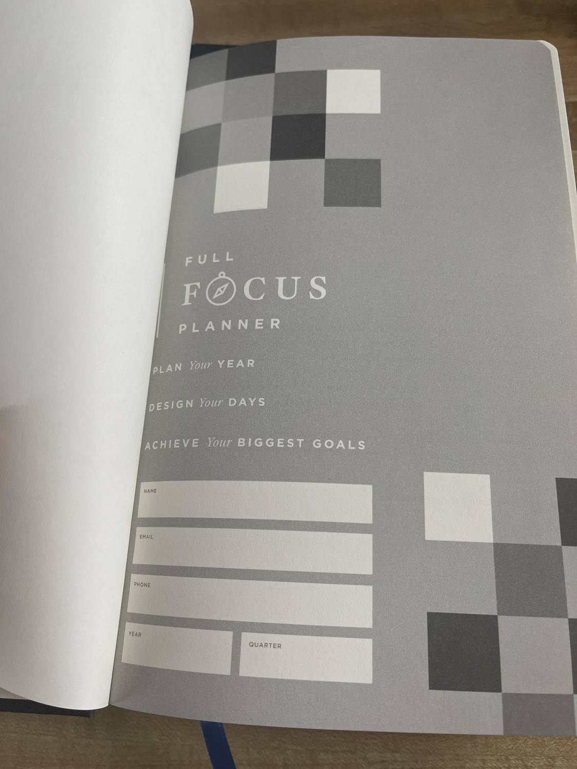 Full focus planner by Michael Hyatt (brand new) - photo 2