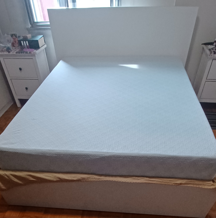 Zinus Queen size 12 Inch Green Tea Memory Foam Mattress thumbnail