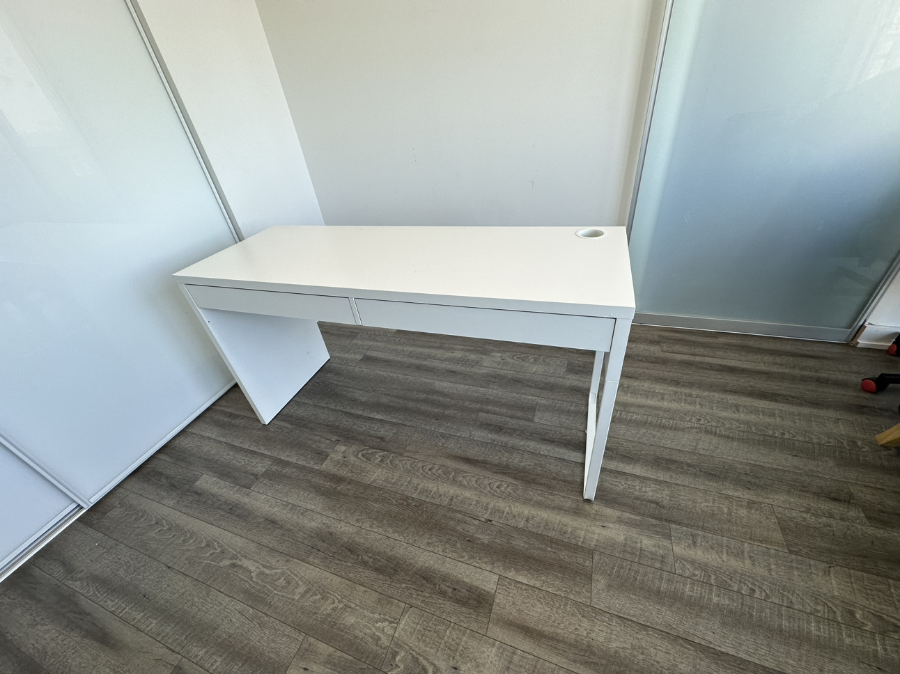 Micke Desk White Table (work desk) thumbnail