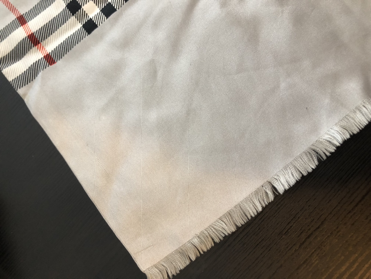 Burberry London Scarf image indicator(2)