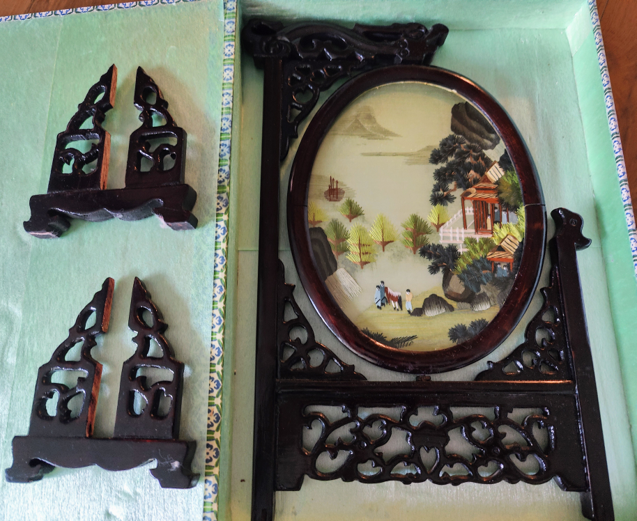 Handmade Chinese Hardwood and landscape silk screen image indicator(2)