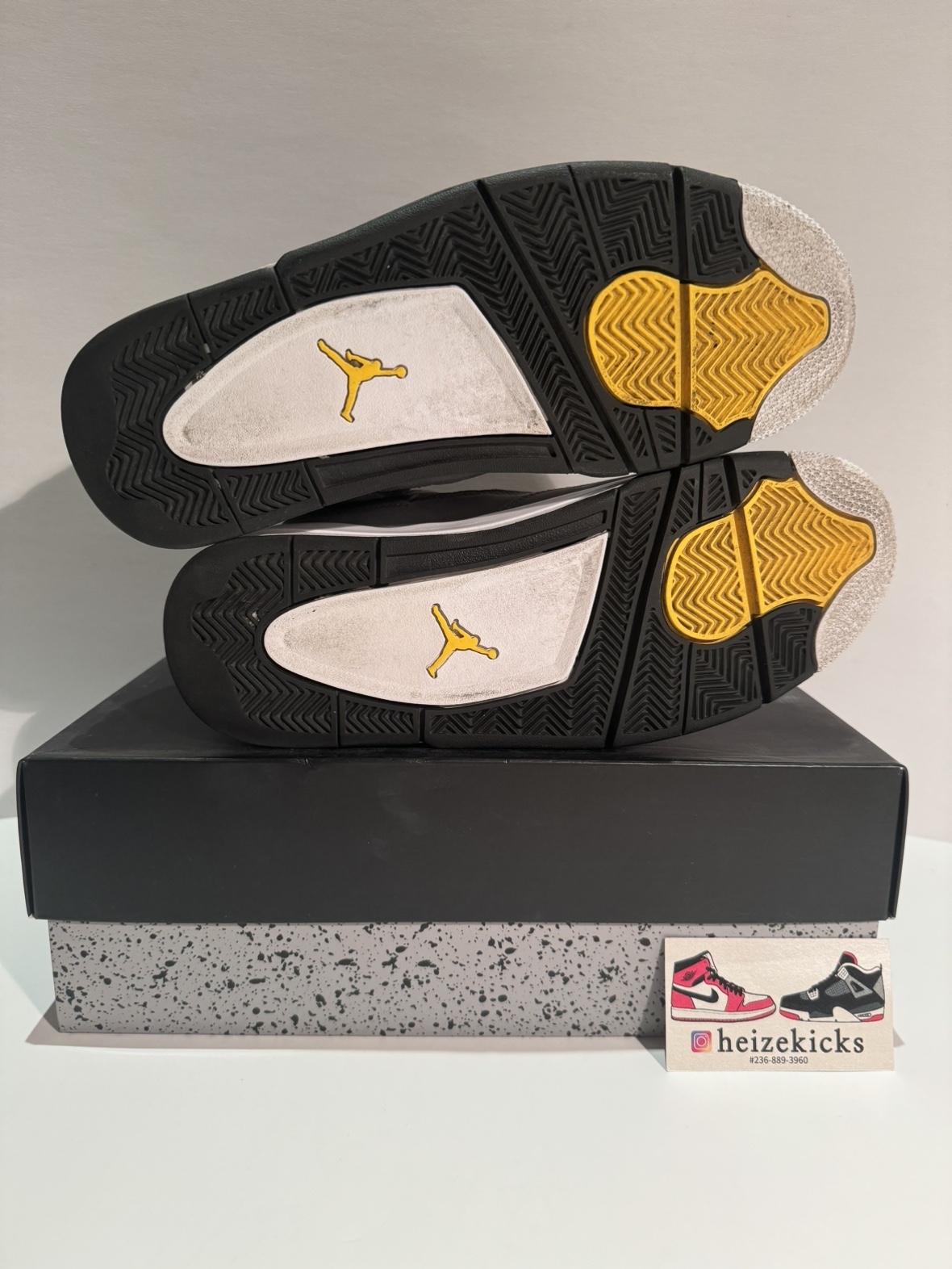 Jordan 4 Cool Grey size 10.5 image indicator(5)