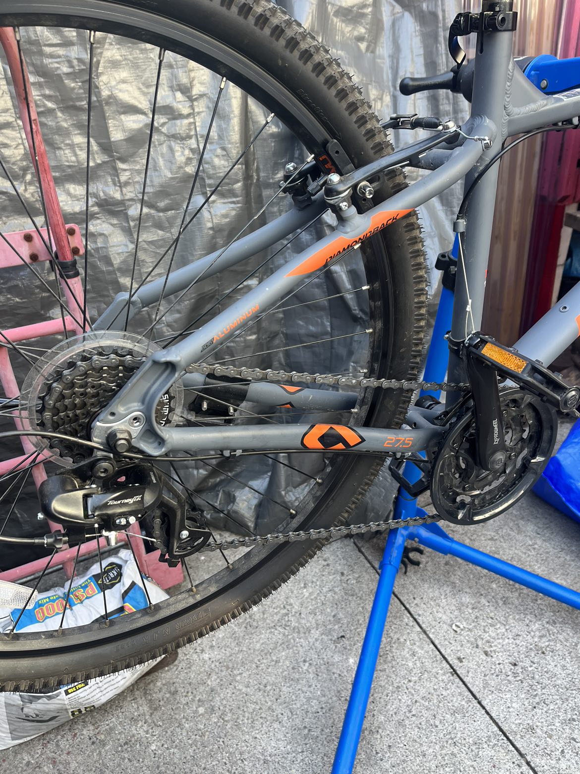 Unisex Diamondback commuter bike Medium frame Mint condition image indicator(3)