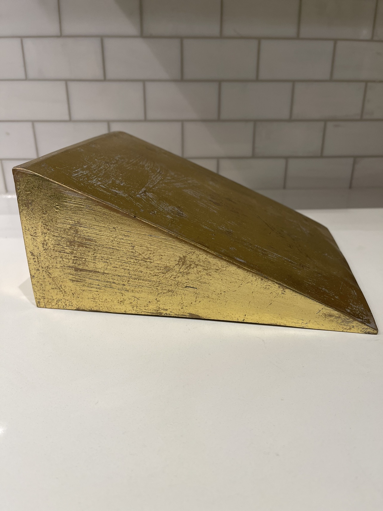 Bombay Company Gold Leaf shelf image indicator(2)