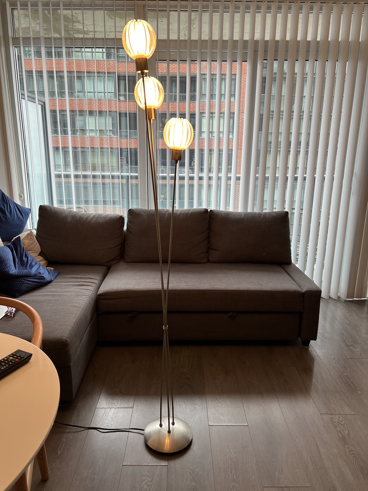 Floor lamp thumbnail