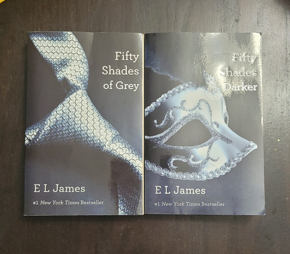 fifty shade of Grey books x2