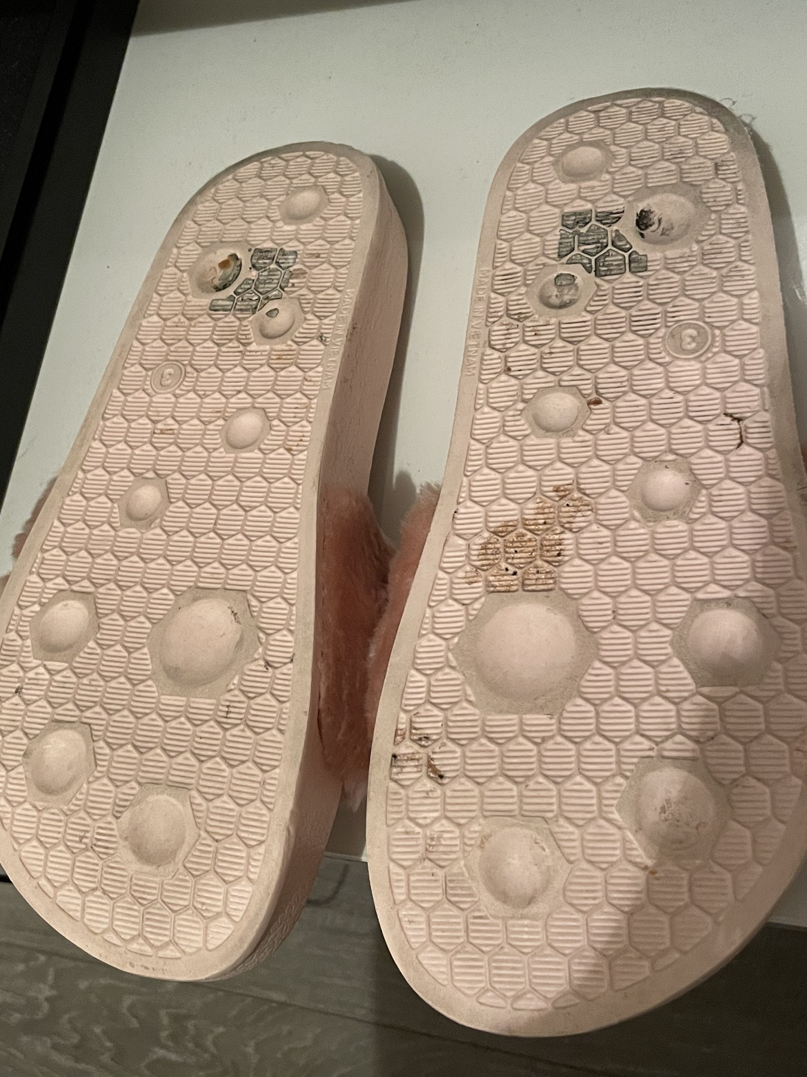 Fenty x Puma Slides image indicator(2)