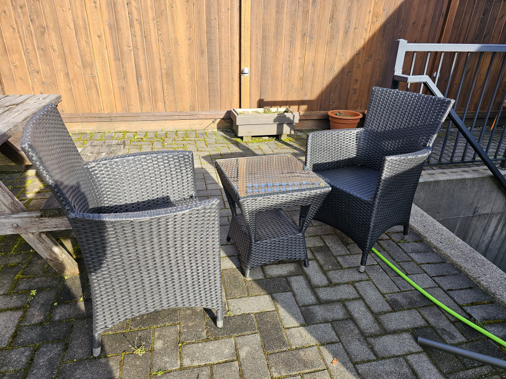 Outdoor chairs (2pcs) & table - photo 2