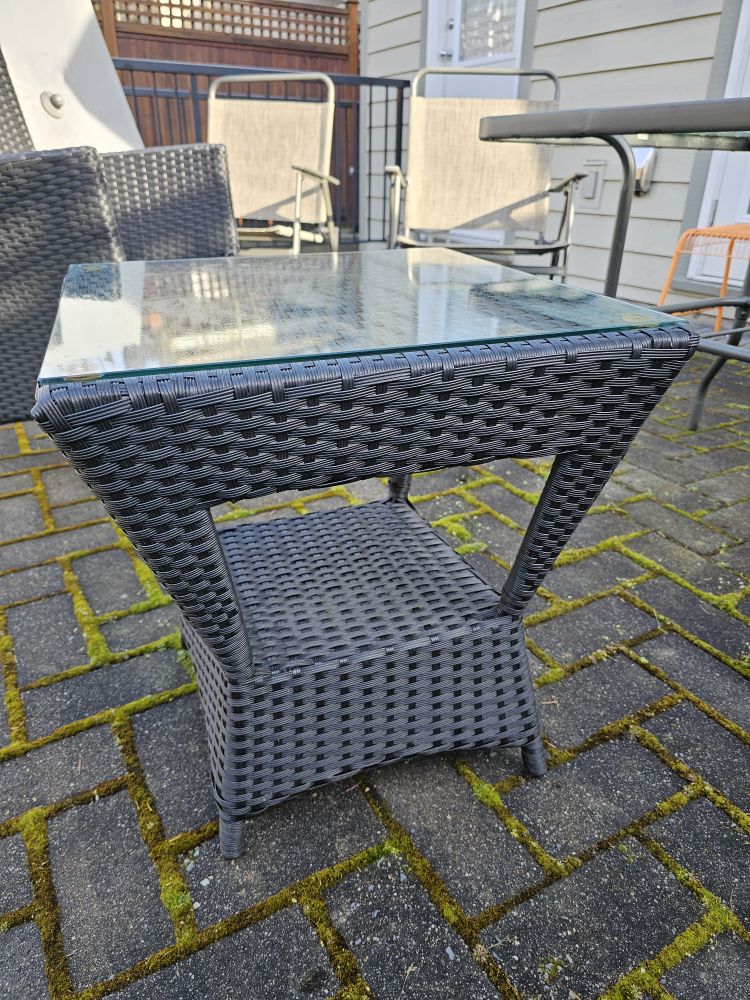 Outdoor chairs (2pcs) & table - photo 4