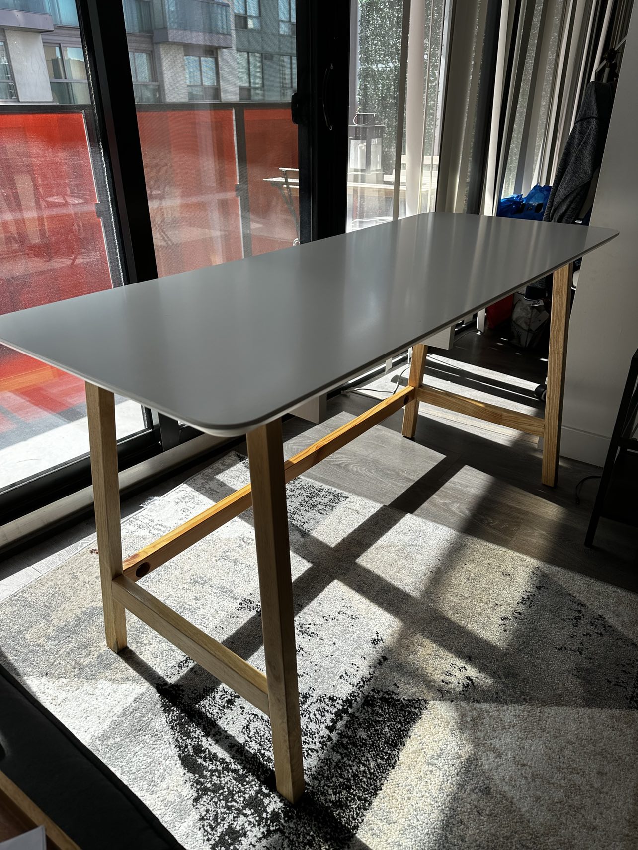 White Wooden Structube Desk image indicator(6)