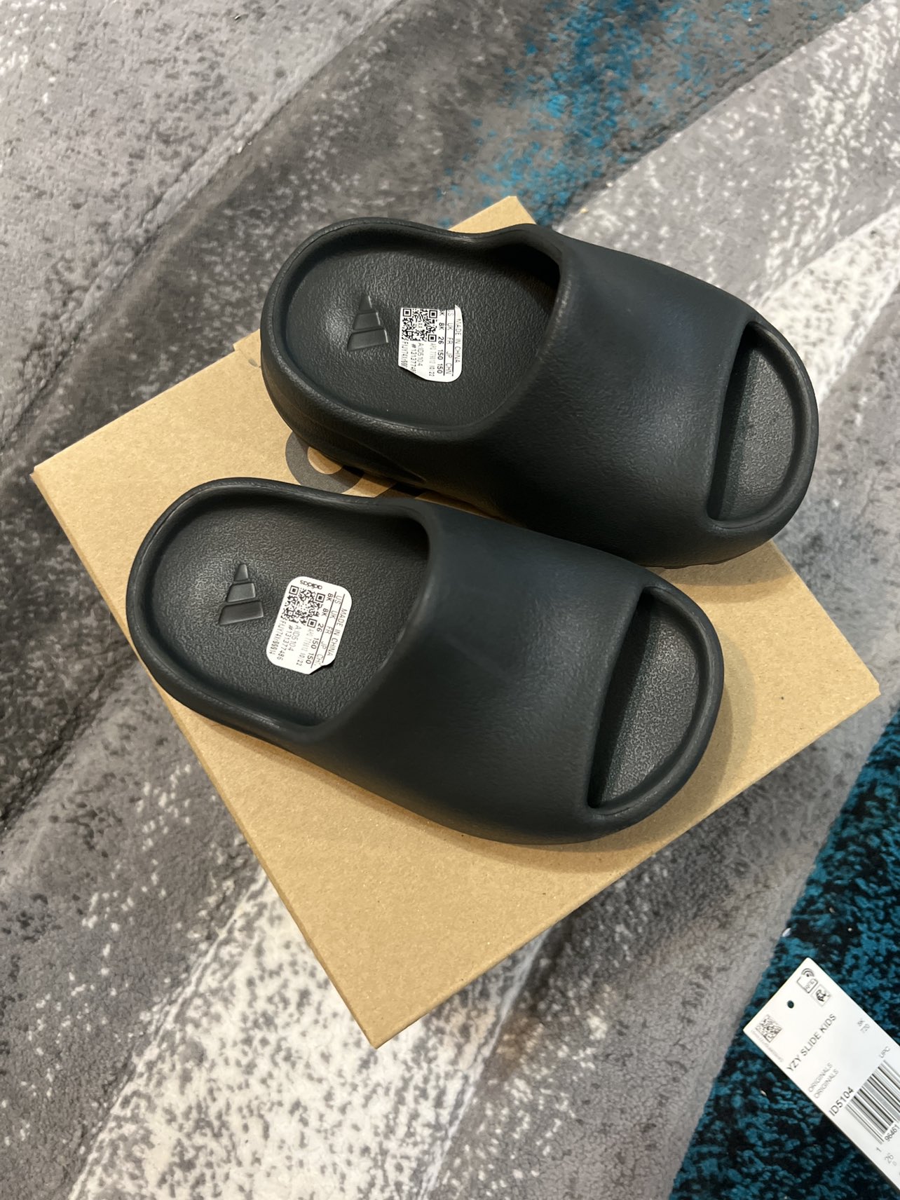 YZY Slide Kids - photo 2
