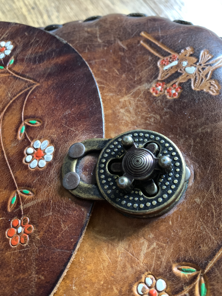 Rare 1970’s Tooled Leather Bag with Daisies image indicator(4)