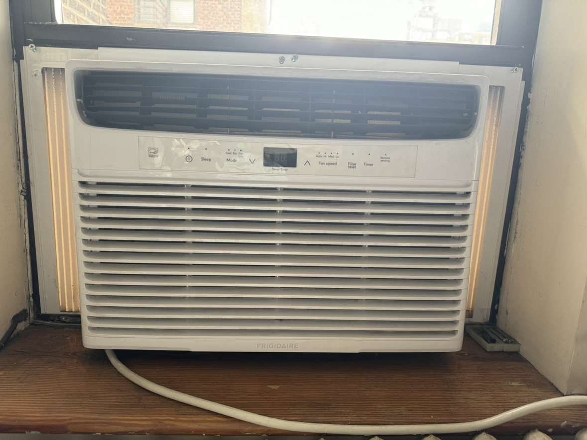 A/C unit 1,200 BTU