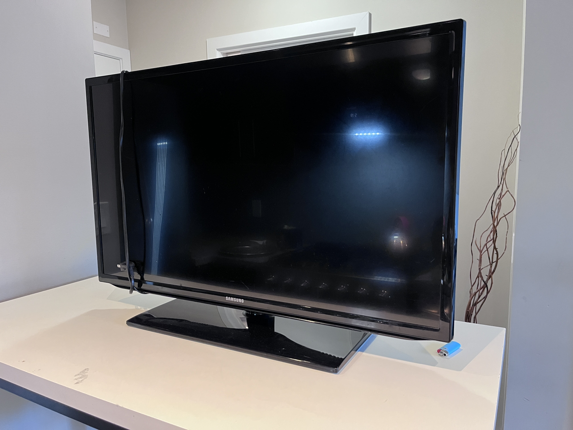 Samsung 32" TV for sale with free Apple TV Device.