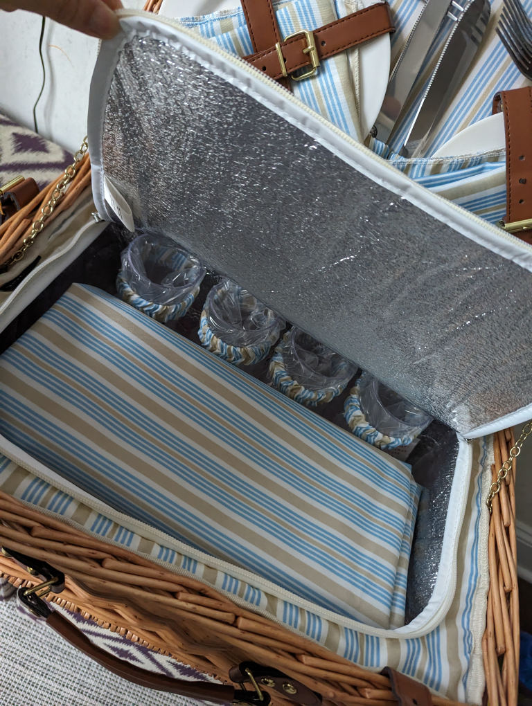 Happy Picnic - Wicker Picnic Basket Set for 4 Persons - photo 2