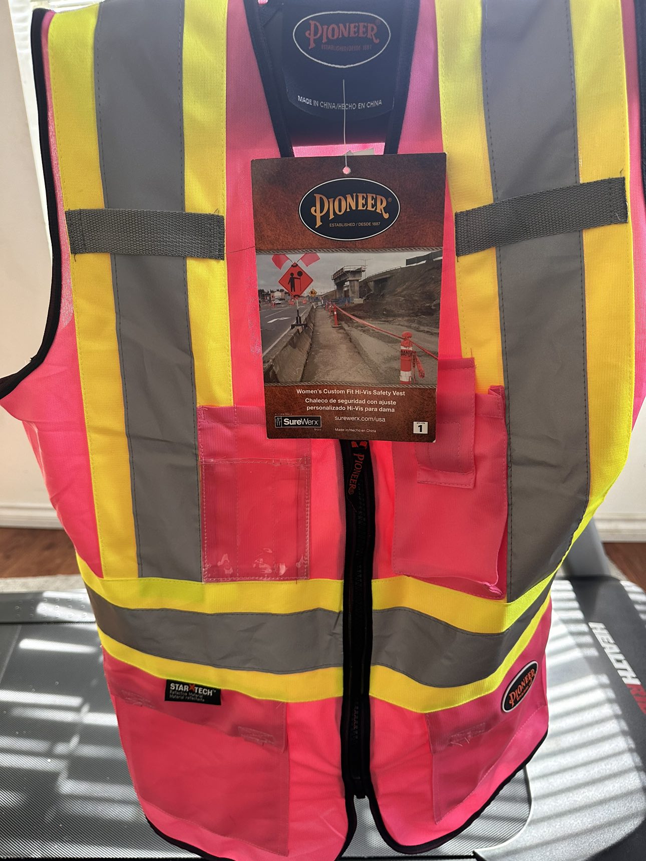 Women’s safety vest thumbnail