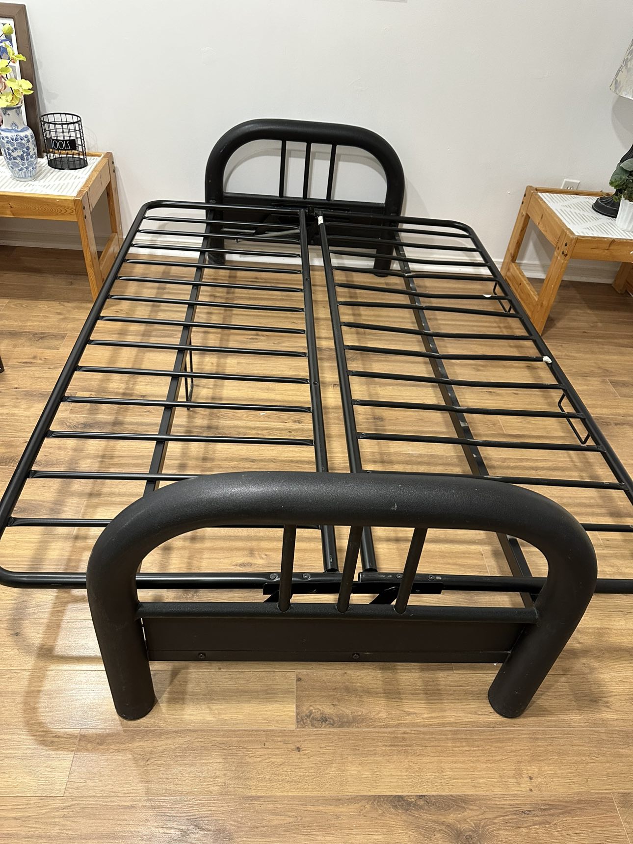 Sofa bed $20 pick up at queen mary dr Brampton - photo 3