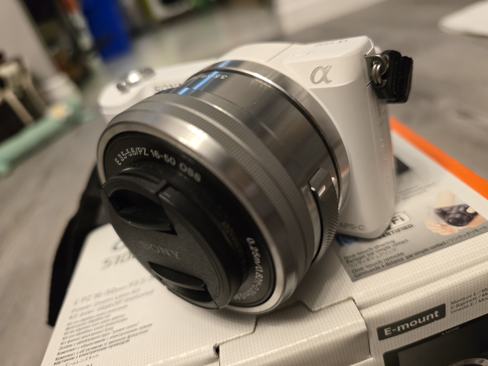 Sony a5100 Mirrorless Digital Camera w/ 3" LCD Flip-Up (White) image indicator(3)