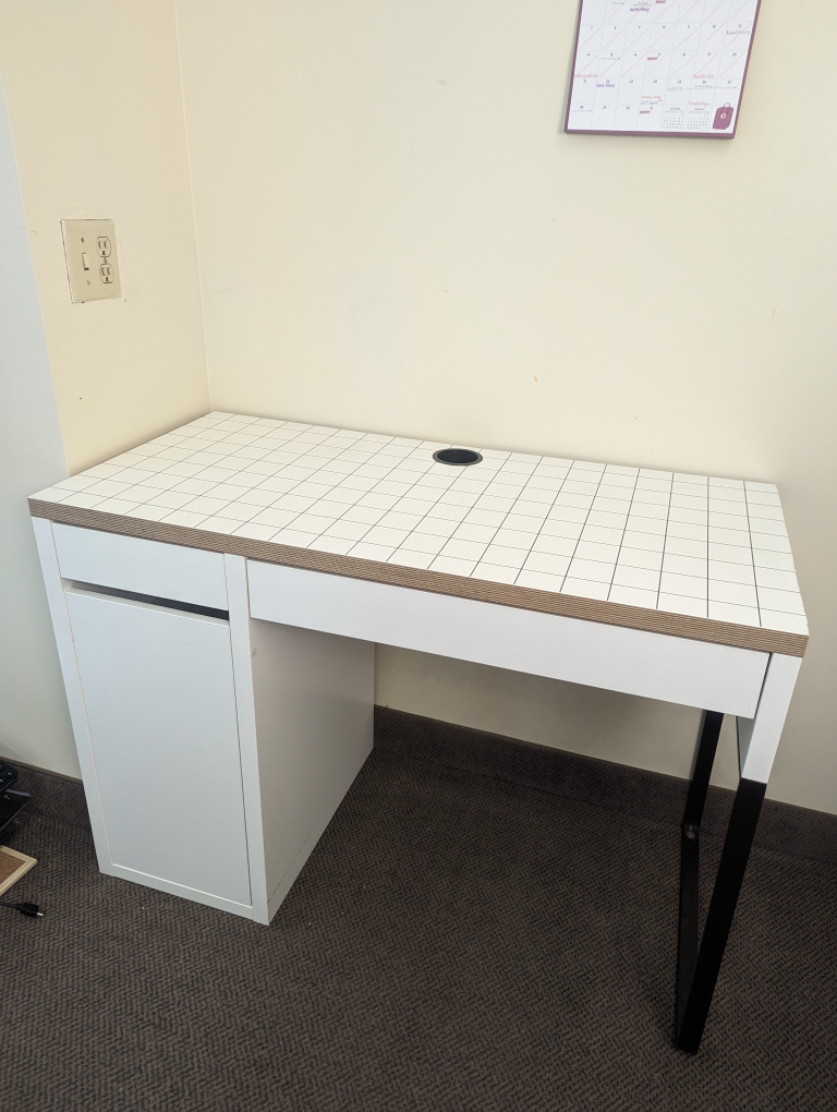IKEA MICKE DESK thumbnail