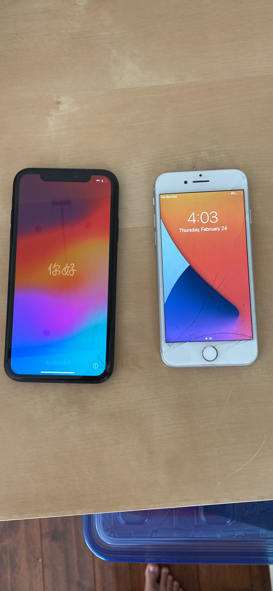 iPhone XR - 64GB - Damages to phone and iPhone 8