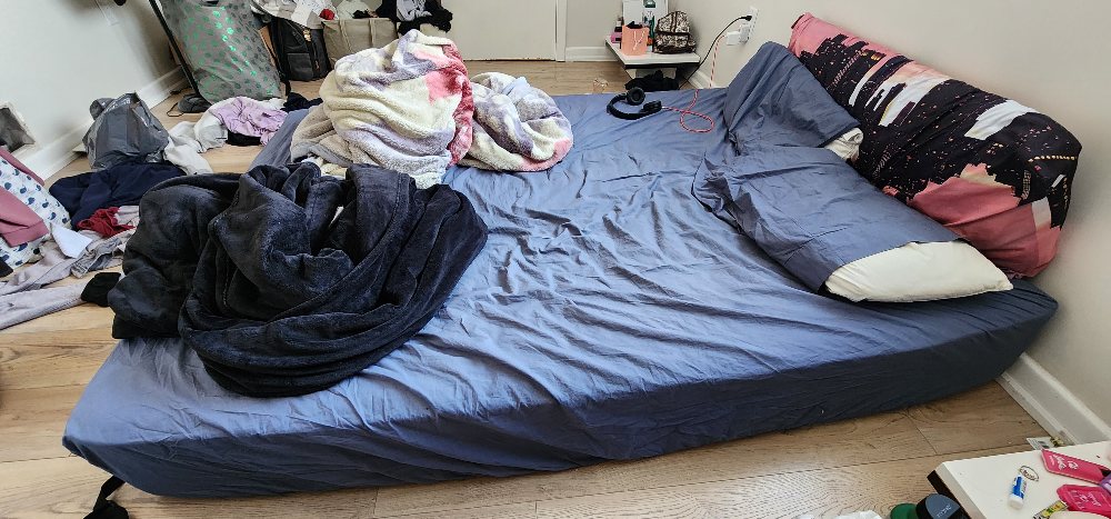 queen sized mattress - photo 2
