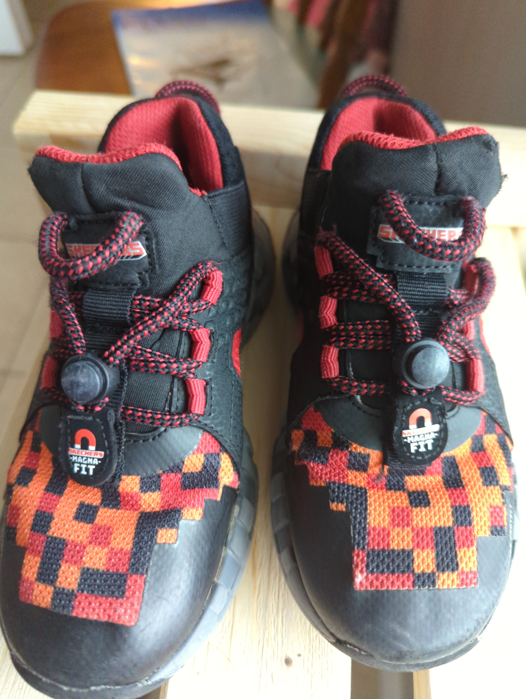sketchers Minecraft shoes - kids us size 12