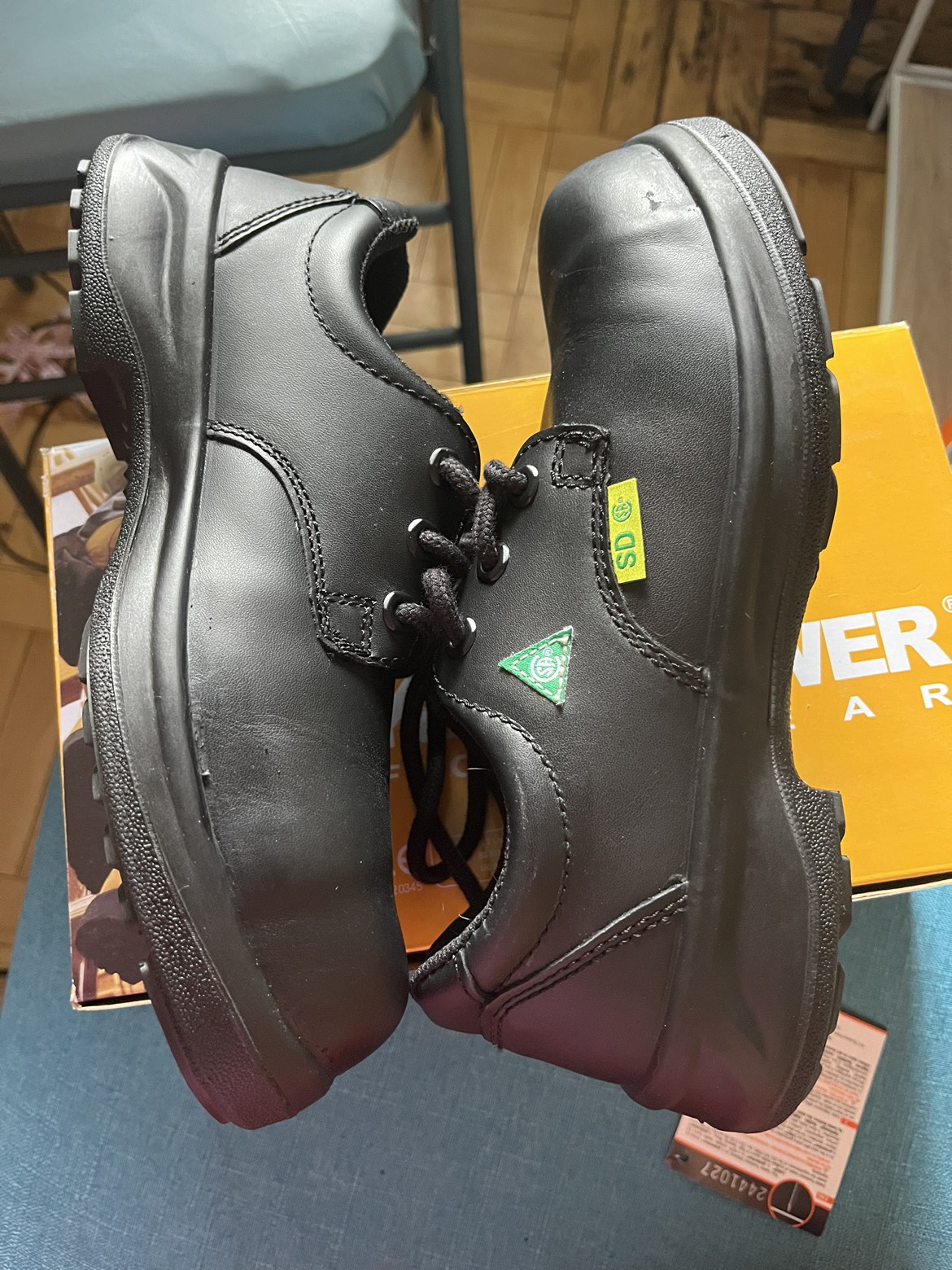 Steel toe shoes image indicator(5)