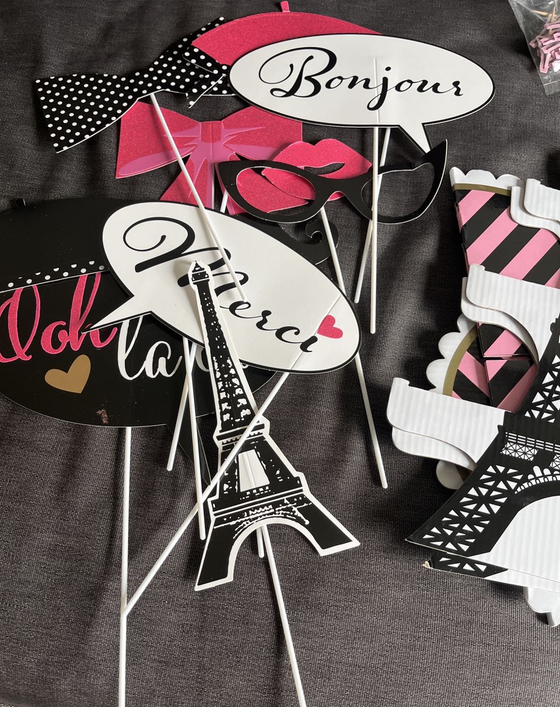 Paris themed party decor - photo 5