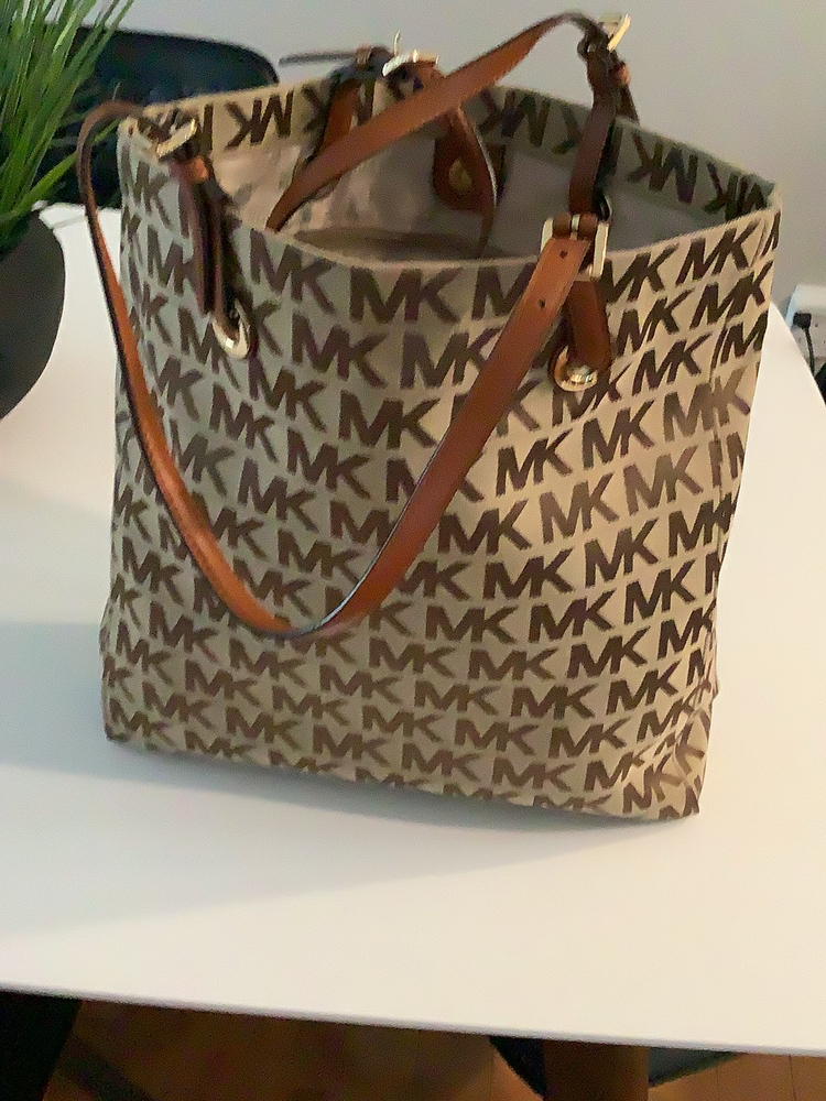 Authentic Michael Kors Bag - photo 4