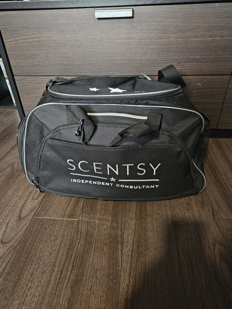 Scentsy duffle bag