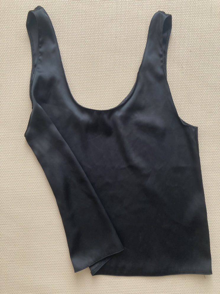 Satin camisole image indicator(2)