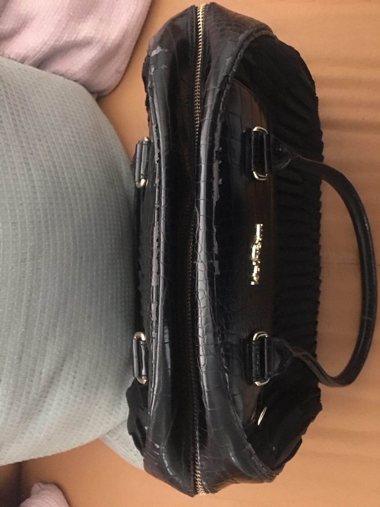 #freecycle Kipling black handbag image indicator(3)