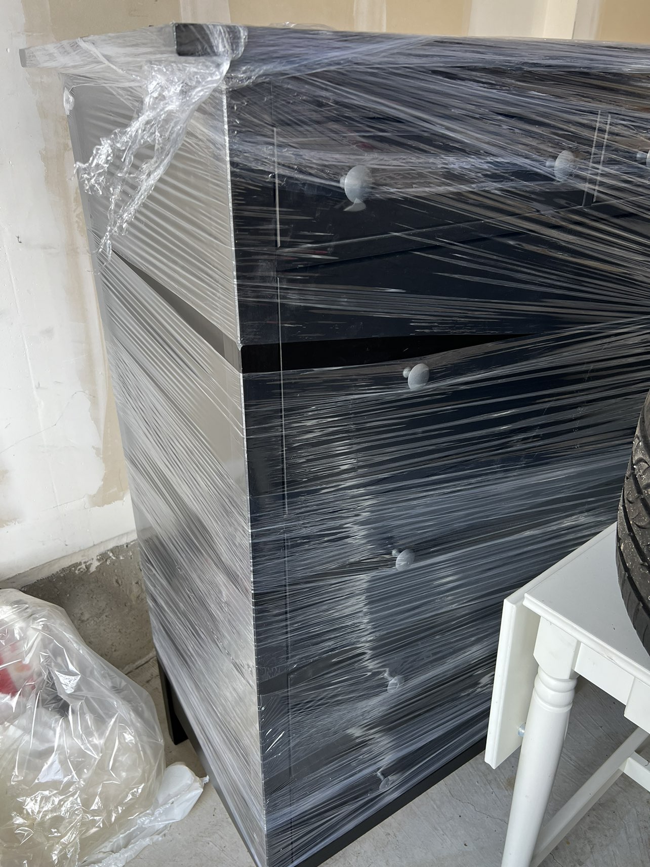 IKEA Hemnes 6 drawer dresser image indicator(3)