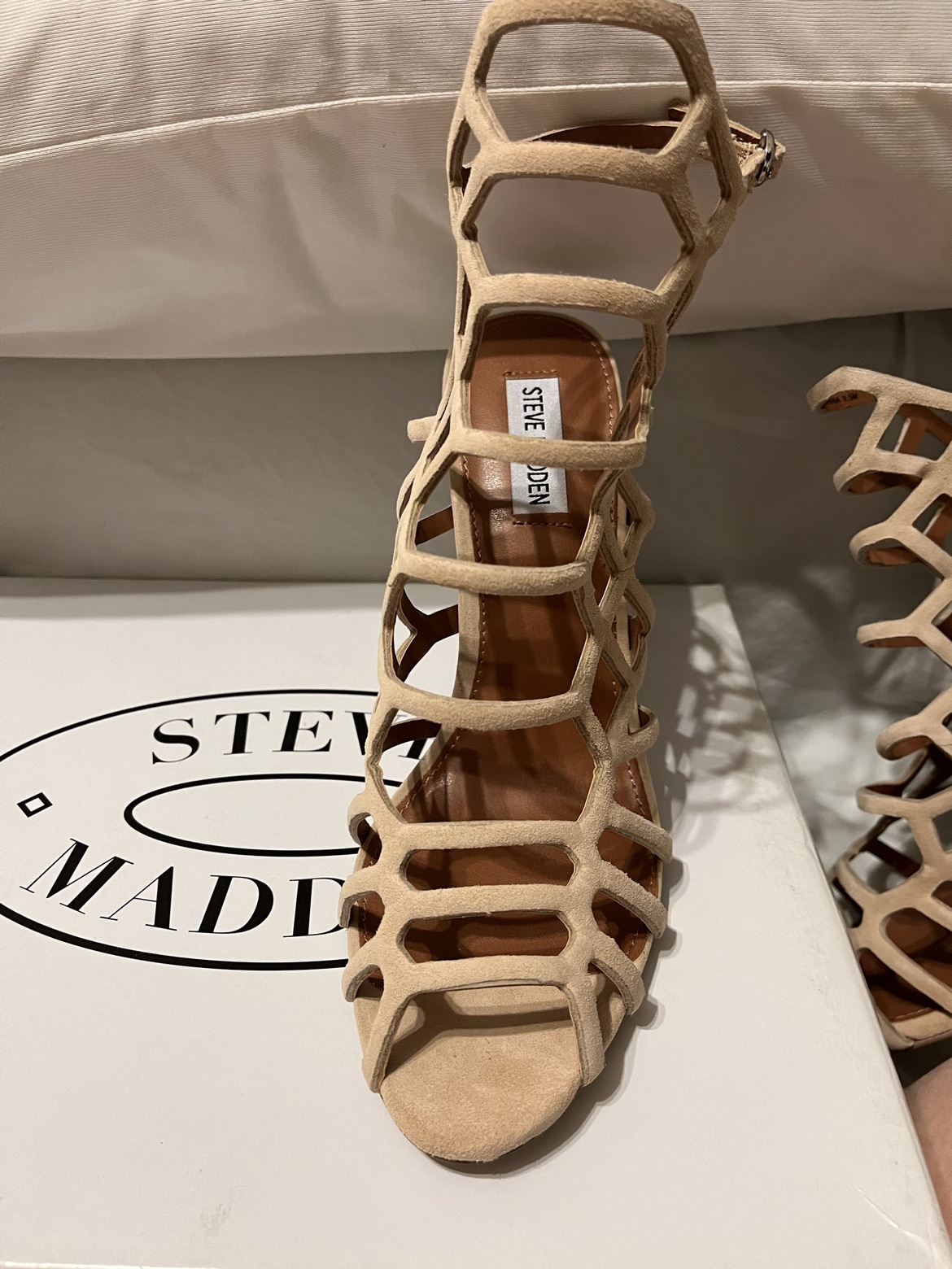 BNIB Steve Madden women’s high heel shoes image indicator(4)