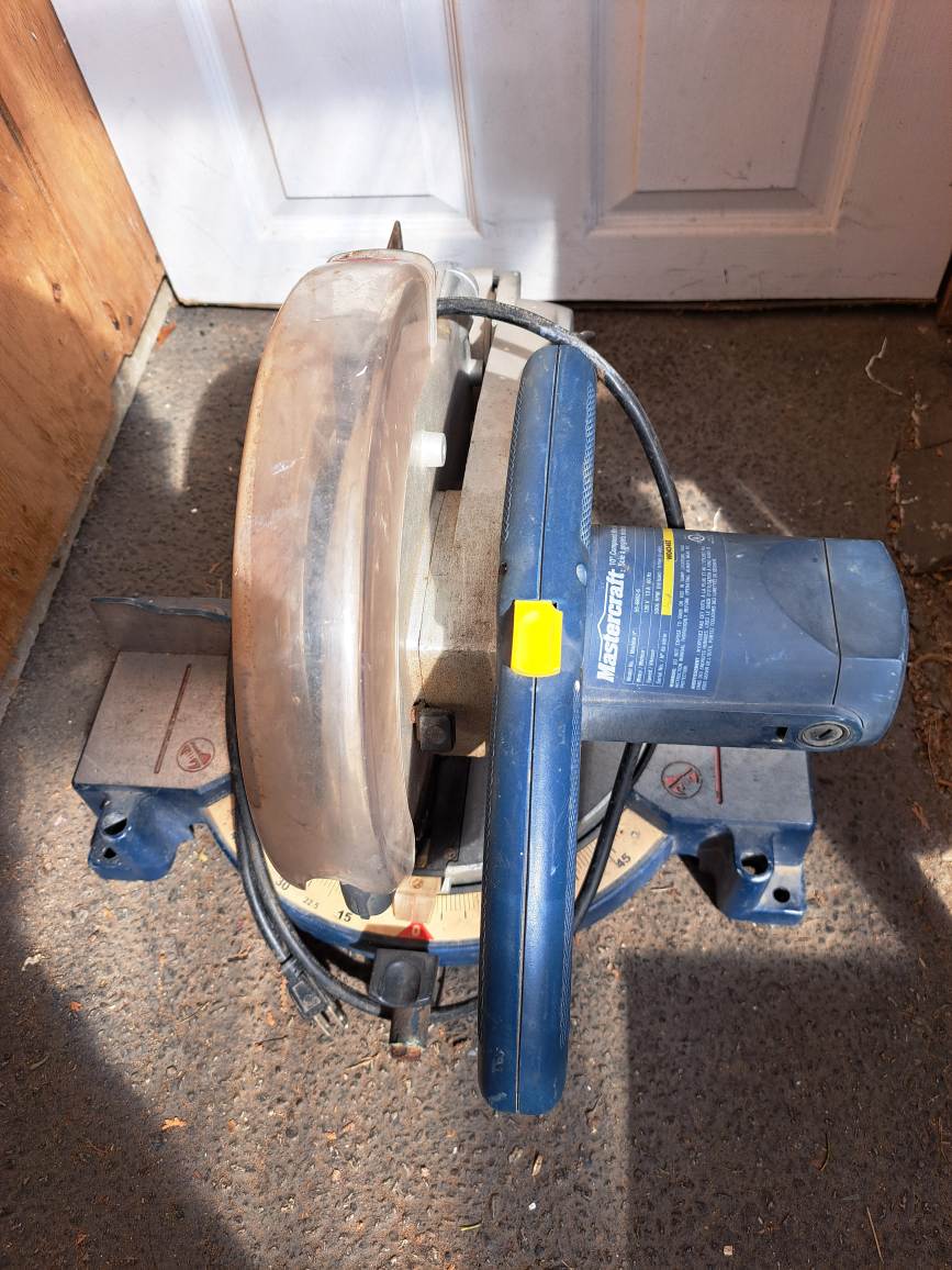 10" mitre saw Mastercraft thumbnail