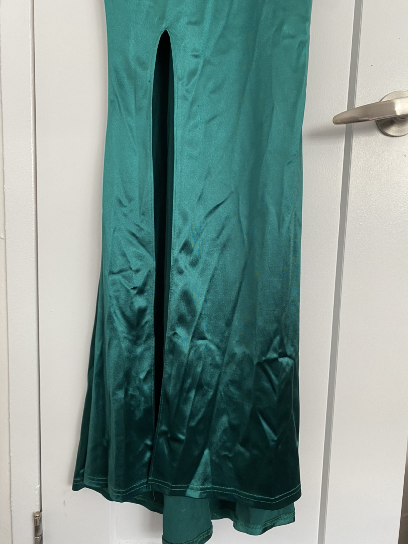 CLOSET CLEAN-OUT: Long Green Dress - Size S 👗 image indicator(3)