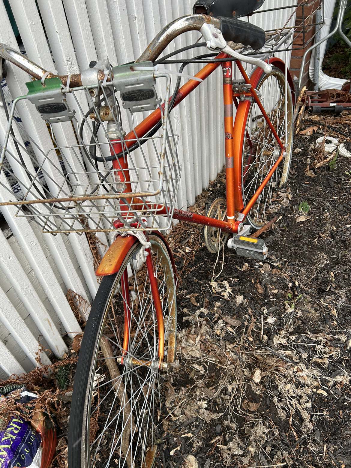 Vintage Raleigh fixer upper bike - photo 3