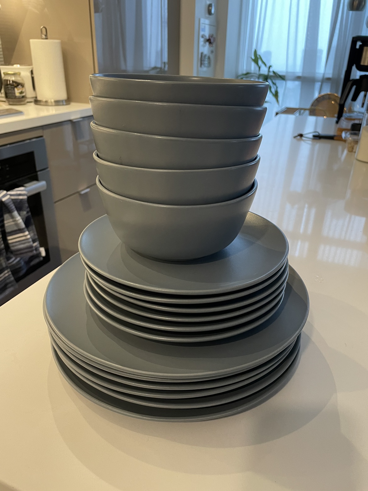 IKEA Dinnerware set (2 free cups) image indicator(2)