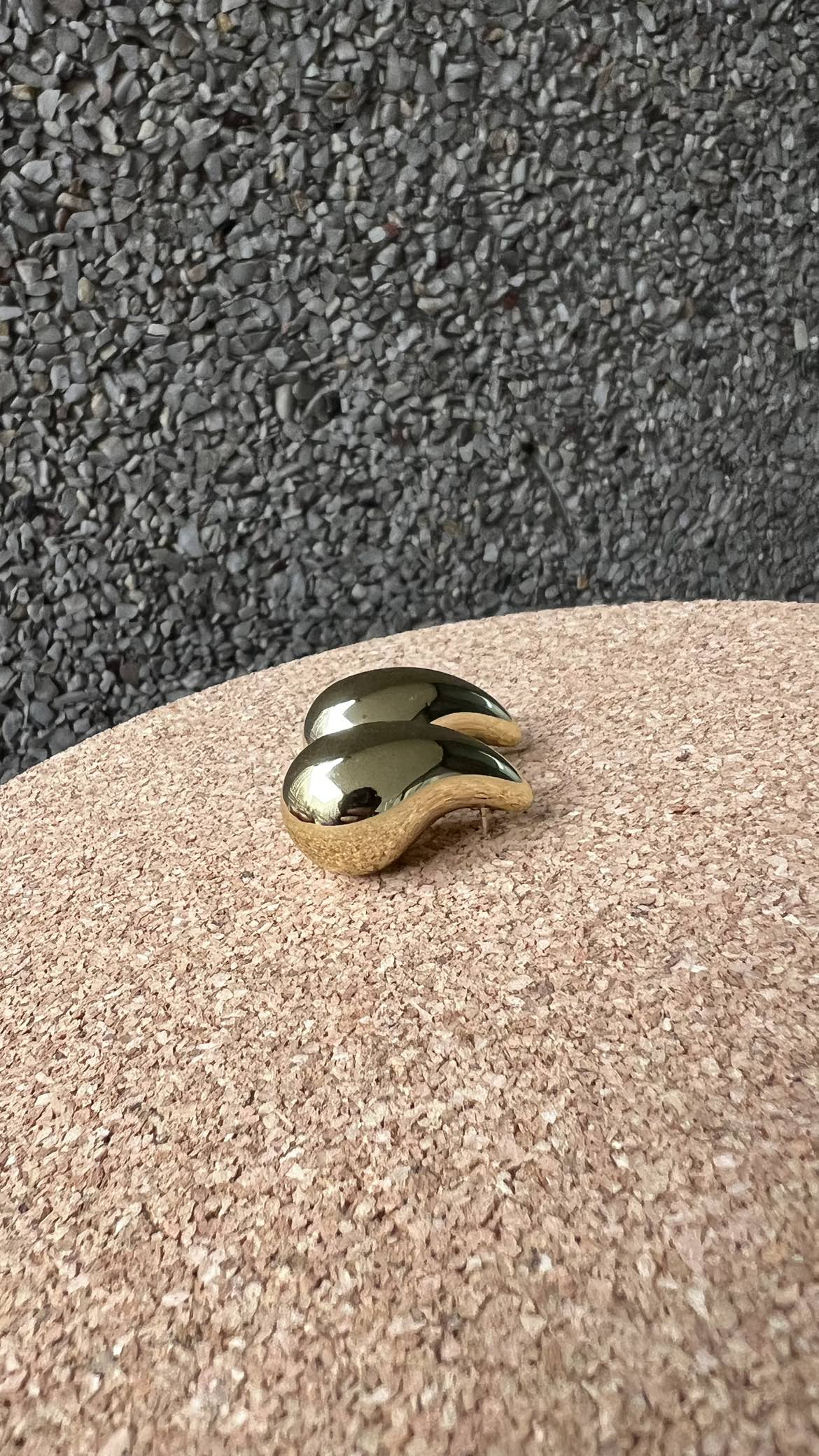 Earrings thumbnail